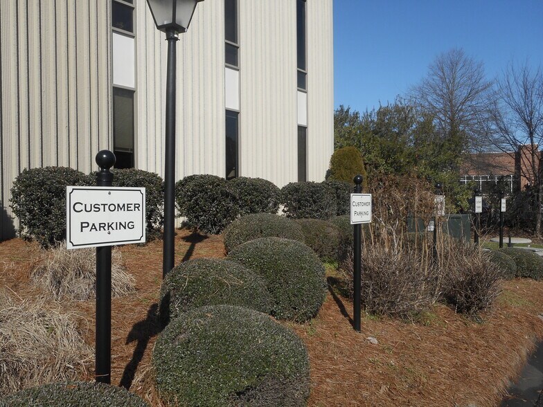 6401 Carmel Rd, Charlotte, NC à louer - Photo du bâtiment - Image 3 de 13