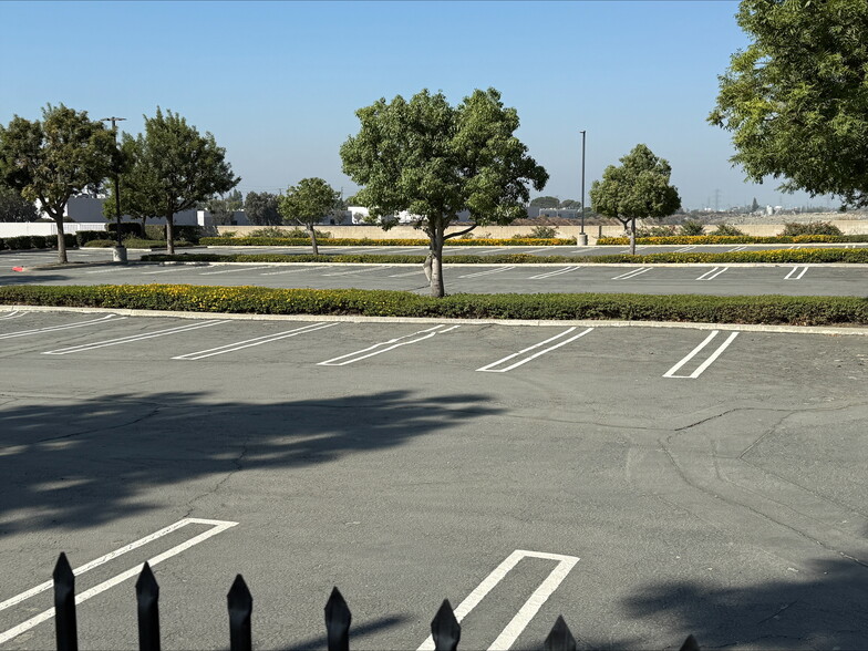 761 Todd Avenue, Azusa, CA for lease - Primary Photo - Image 1 of 4