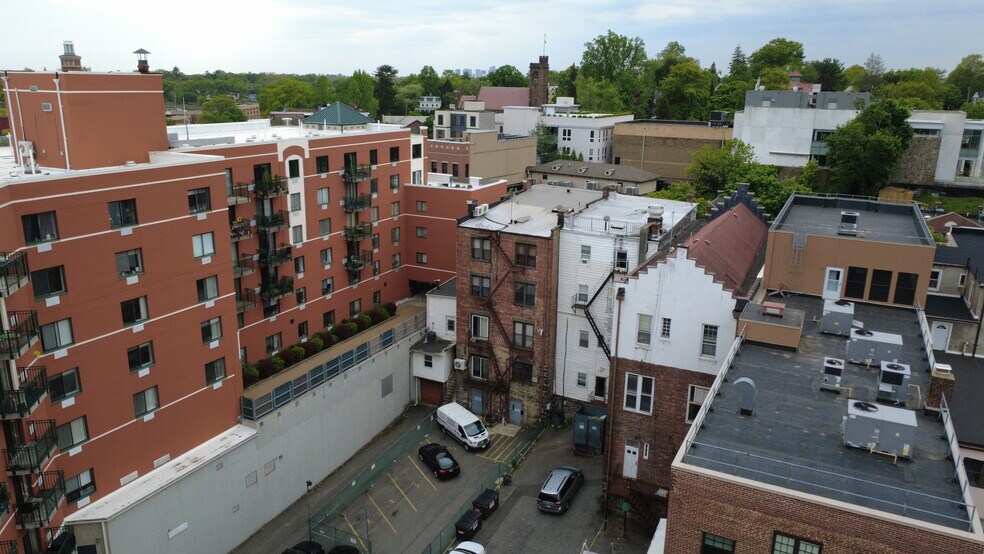 139 Mamaroneck Ave, Mamaroneck, NY à louer - Photo du bâtiment - Image 3 de 17
