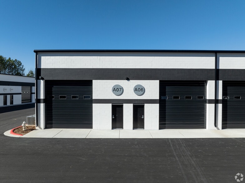 Pre-Leased Investment Units Alpharetta portfolio of 4 properties for sale on LoopNet.ca - Building Photo - Image 2 of 11