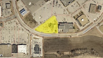 2532 Crossroads Blvd, Waterloo, IA - AERIAL map view