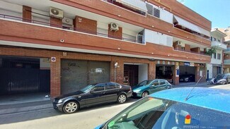 Plus de détails pour Multi-résidentiel à vendre