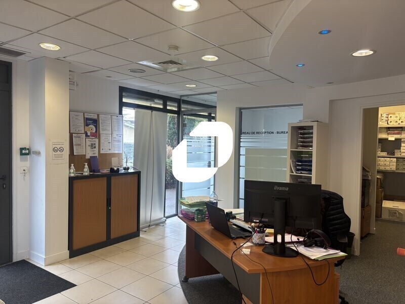 Office in Bruges for lease Lobby- Image 1 of 7