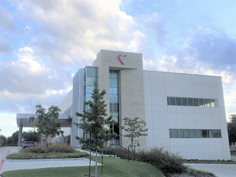 4716 Dexter Dr, Plano, TX à louer - Photo du bâtiment - Image 3 de 20