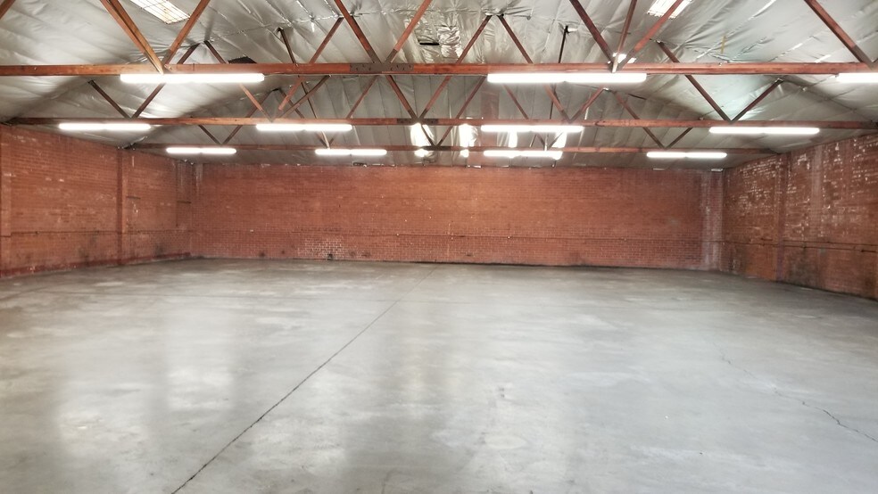 1837 W Artesia Blvd, Gardena, CA à vendre - Photo du bâtiment - Image 2 de 4