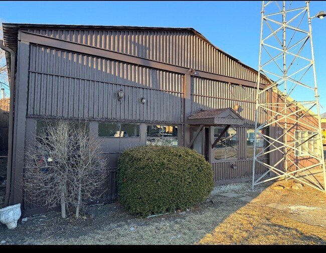 Plus de détails pour 6114 Lou st, Crystal Lake, IL - Industriel à louer