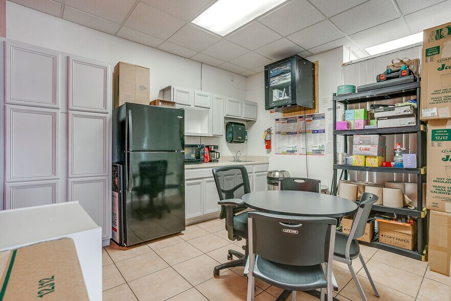 1300 Jacksboro Hwy, Fort Worth, TX à vendre - Photo du bâtiment - Image 3 de 22