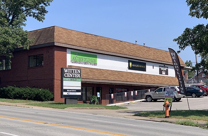 2240 Taylorsville Rd, Louisville, KY à louer - Photo du bâtiment - Image 2 de 7