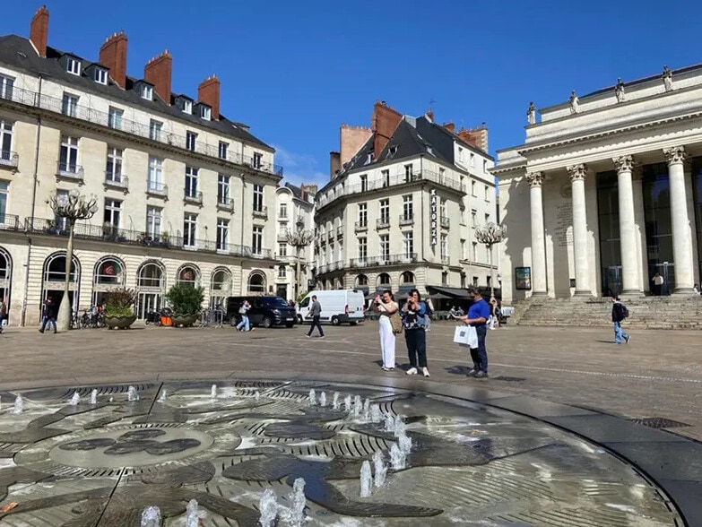 Commerce de détail dans Nantes à louer - Photo du bâtiment - Image 3 de 9