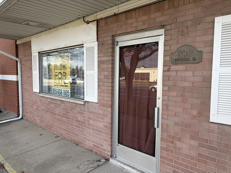27051 Southfield Rd, Lathrup Village, MI à vendre - Photo du bâtiment - Image 3 de 62