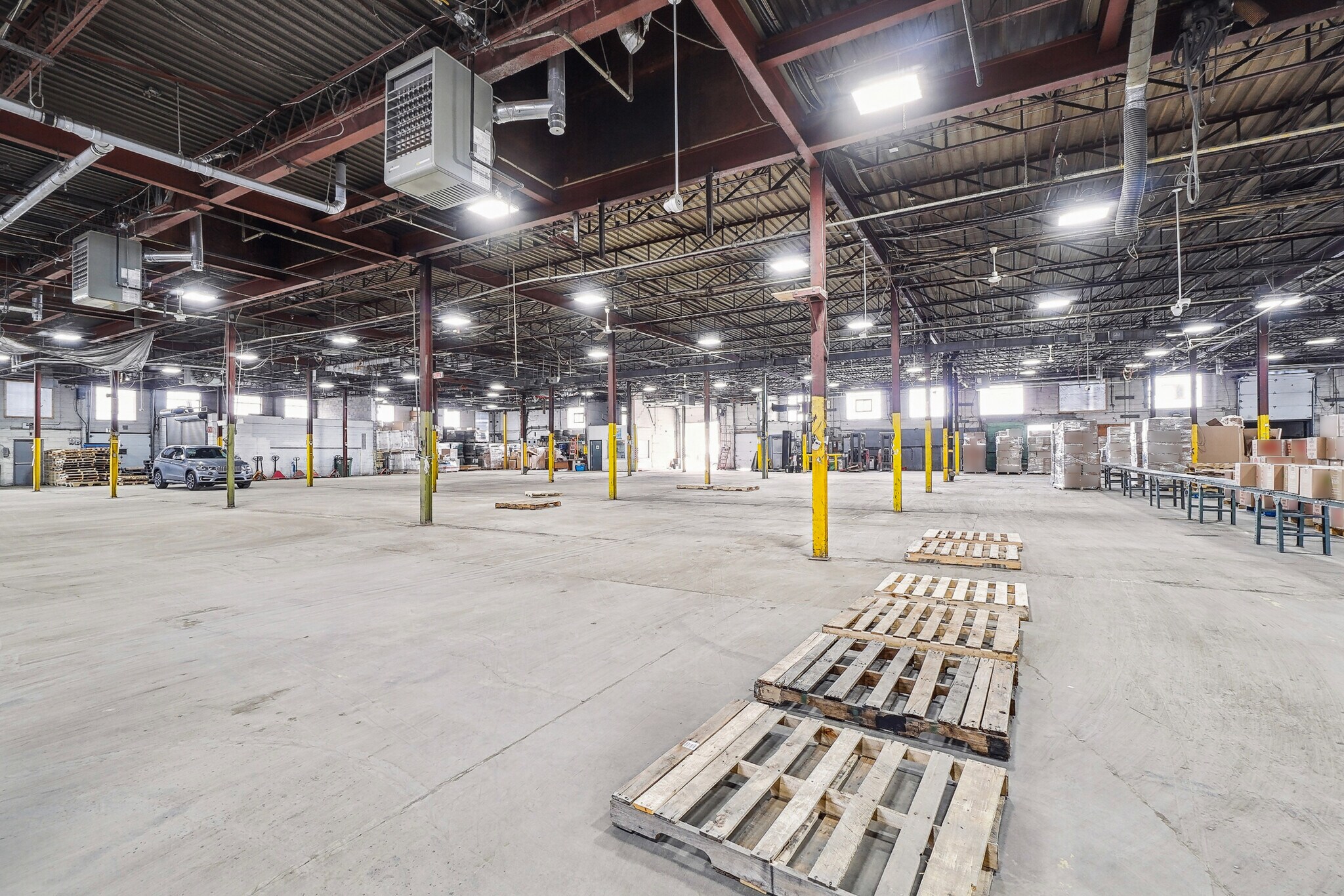 2835 Rue Duchesne, Montréal, QC à vendre Photo du bâtiment- Image 1 de 1