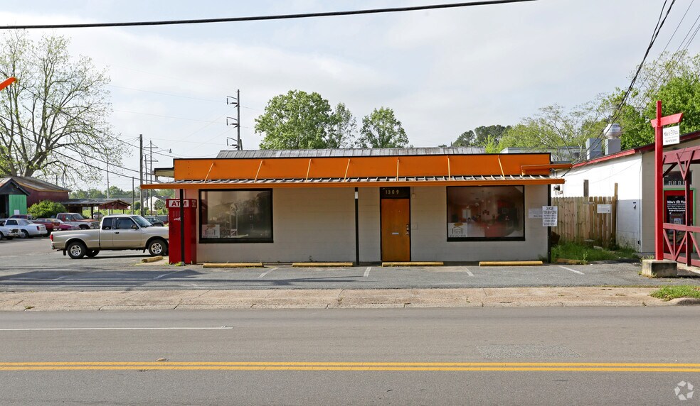 1309 Jackson Bluff Rd, Tallahassee, FL à vendre - Photo du bâtiment - Image 2 de 8