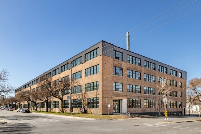 Plus de détails pour 225 Rue de Liège O, Montréal, QC - Bureau à louer