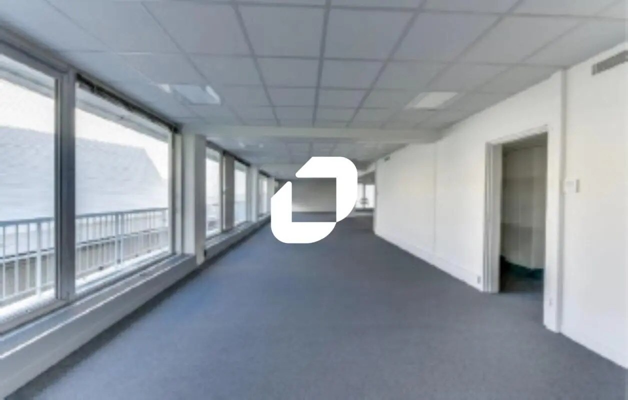Office in Saint-Cloud for lease Interior Photo- Image 1 of 10
