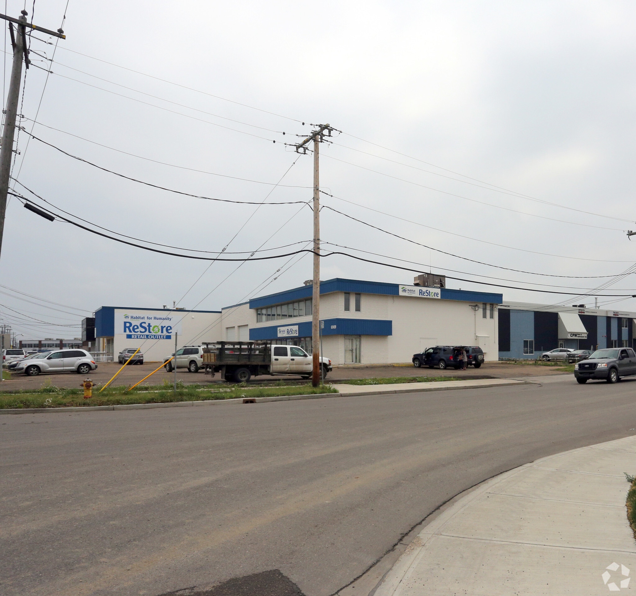 6841 76th Ave NW, Edmonton, AB for sale Primary Photo- Image 1 of 1