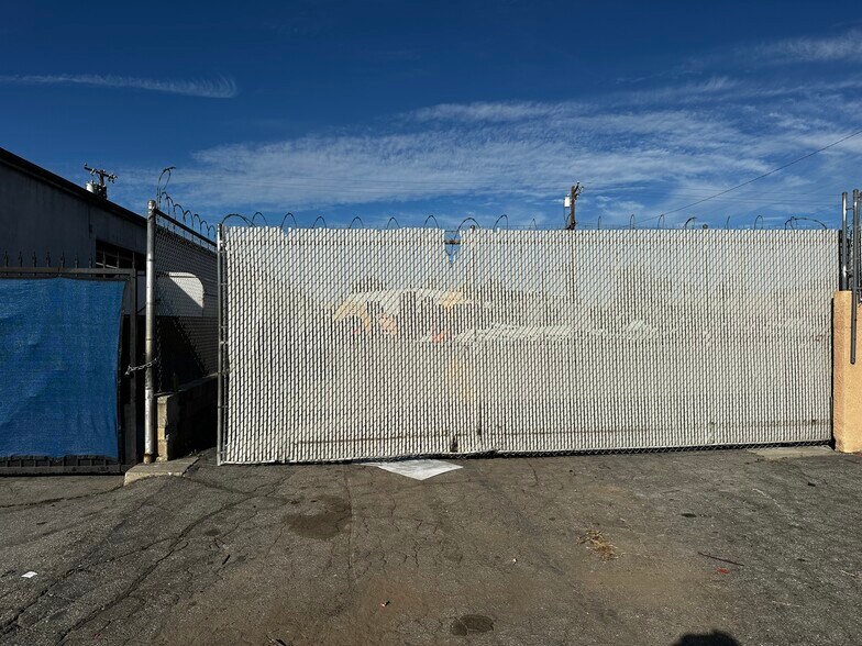 5141 Calmview Ave, Baldwin Park, CA à louer - Photo du bâtiment - Image 2 de 21
