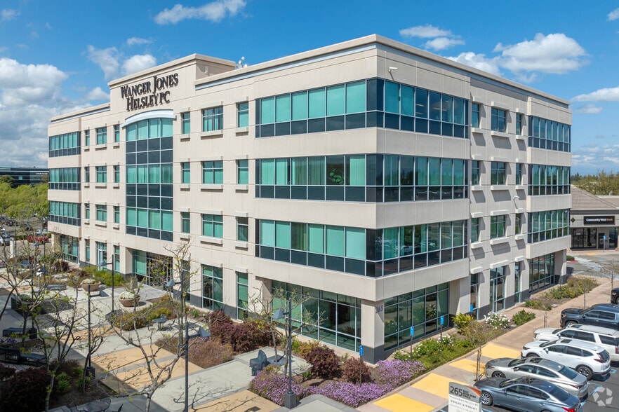 265 E River Park Cir, Fresno, CA for lease - Primary Photo - Image 1 of 29