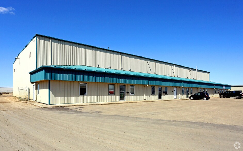 2322 5th St, Nisku, AB à louer - Photo du bâtiment - Image 2 de 3