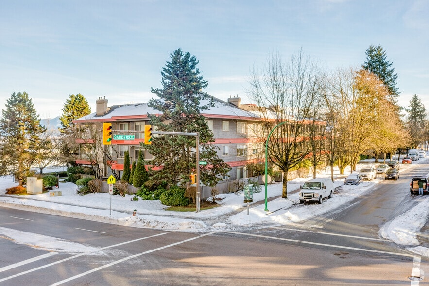 4951 Sanders St, Burnaby, BC à vendre - Photo du bâtiment - Image 1 de 4