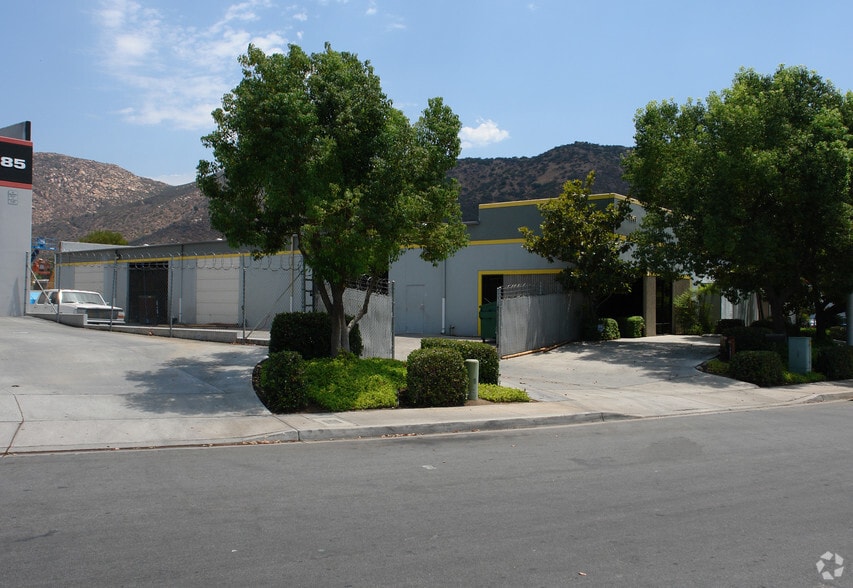 9349 Bond Ave, El Cajon, CA for lease - Primary Photo - Image 2 of 3