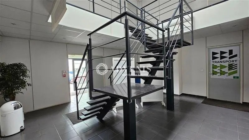 Office in Roncq for lease - Lobby - Image 2 of 8