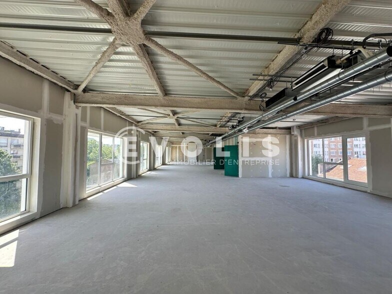 19-25 Rue De La Gare, Cachan à louer - Photo du bâtiment - Image 2 de 35