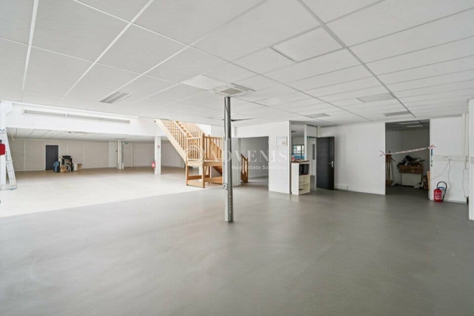 Flex in Villiers-sur-Marne for lease Interior Photo- Image 1 of 13