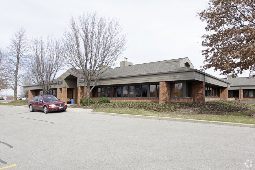 4330 44th St SW, Grandville, MI à vendre - Photo du bâtiment - Image 3 de 7