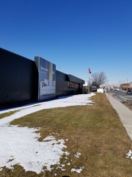 1166-1188 Caledonia Rd, Toronto, ON à louer - Photo du bâtiment - Image 3 de 11