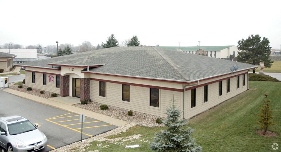 1127 Prairie Dr, Racine, WI à louer - Photo du bâtiment - Image 2 de 14