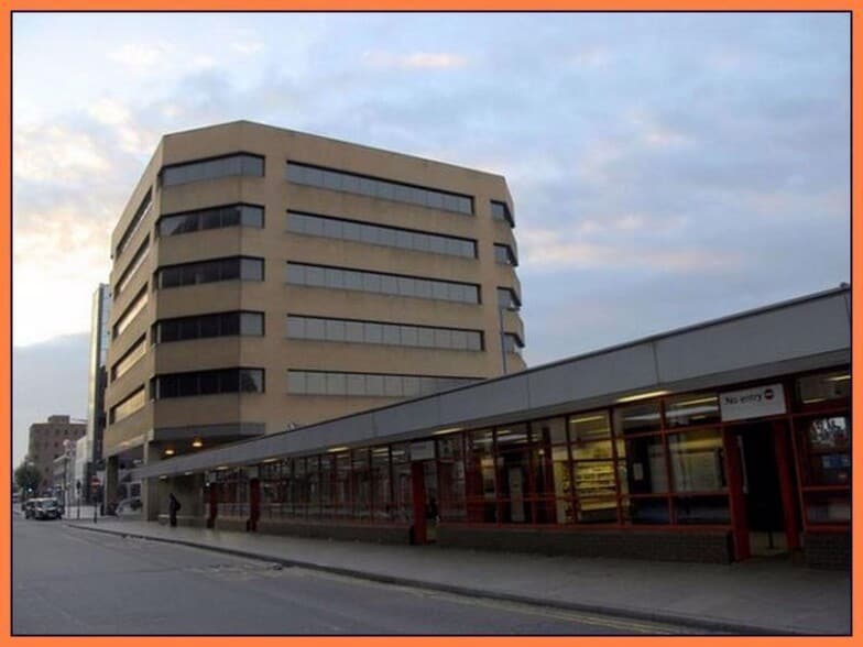 79 College Rd, Harrow for lease - Building Photo - Image 1 of 17
