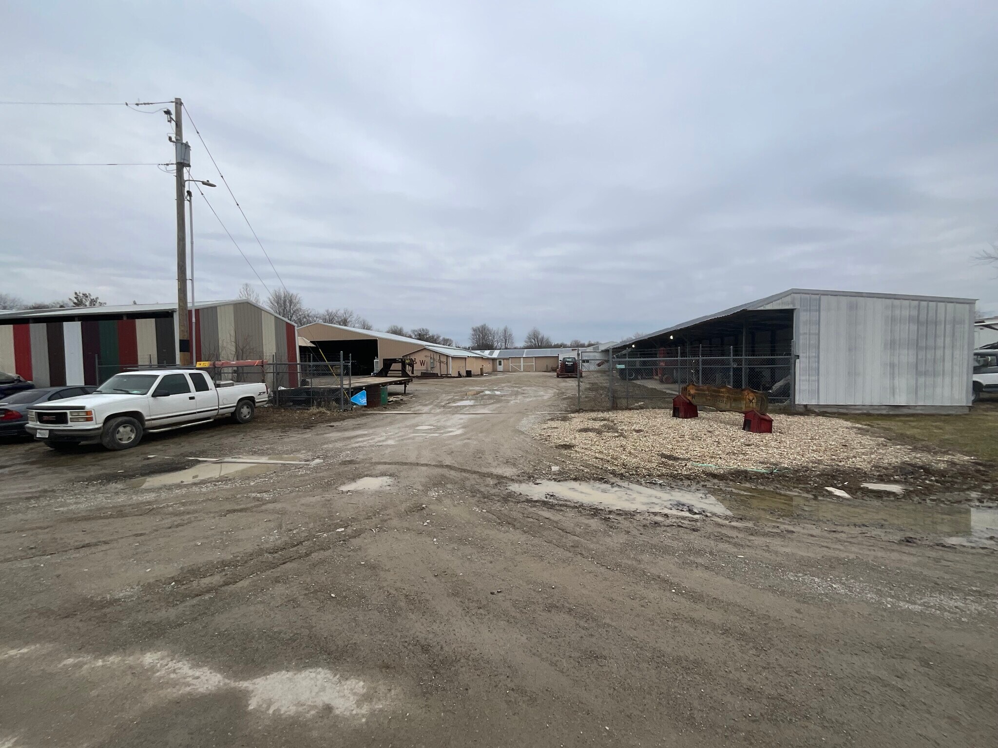 705 Thomas St, Iuka, IL for sale Primary Photo- Image 1 of 22