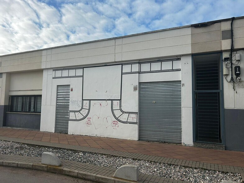 Avenida de Miguel de Cervantes, 2, Murcia, Murcia à louer - Photo du bâtiment - Image 2 de 7