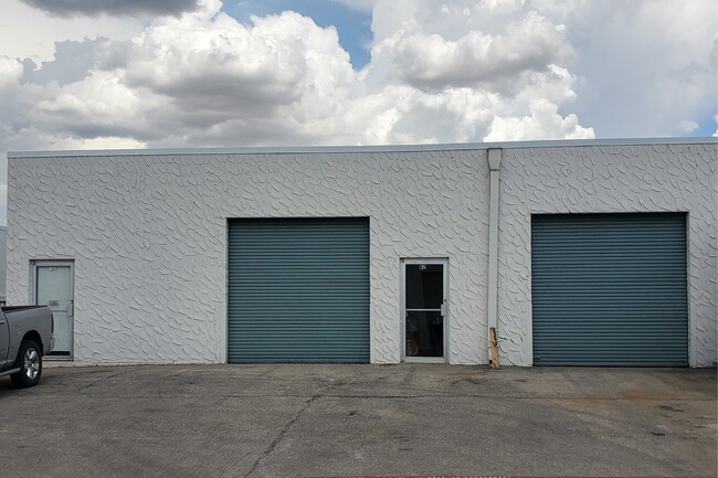 Plus de détails pour 2026 Pioneer Pky W, Arlington, TX - Industriel à louer