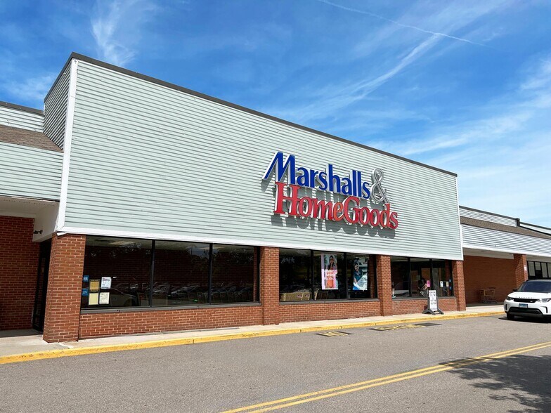 91 Point Judith Rd, Narragansett, RI à louer - Photo du bâtiment - Image 2 de 11