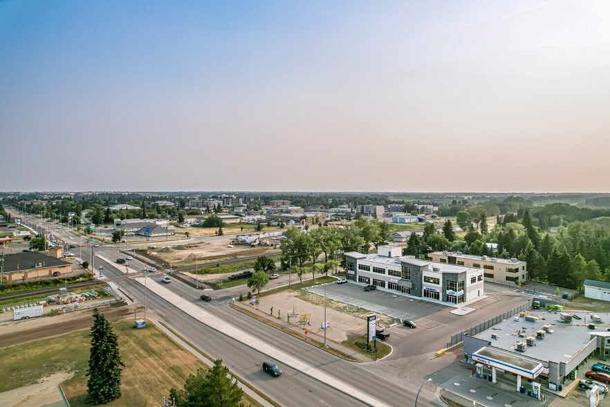 4620 48 St, Stony Plain, AB à louer - Aérien - Image 3 de 8
