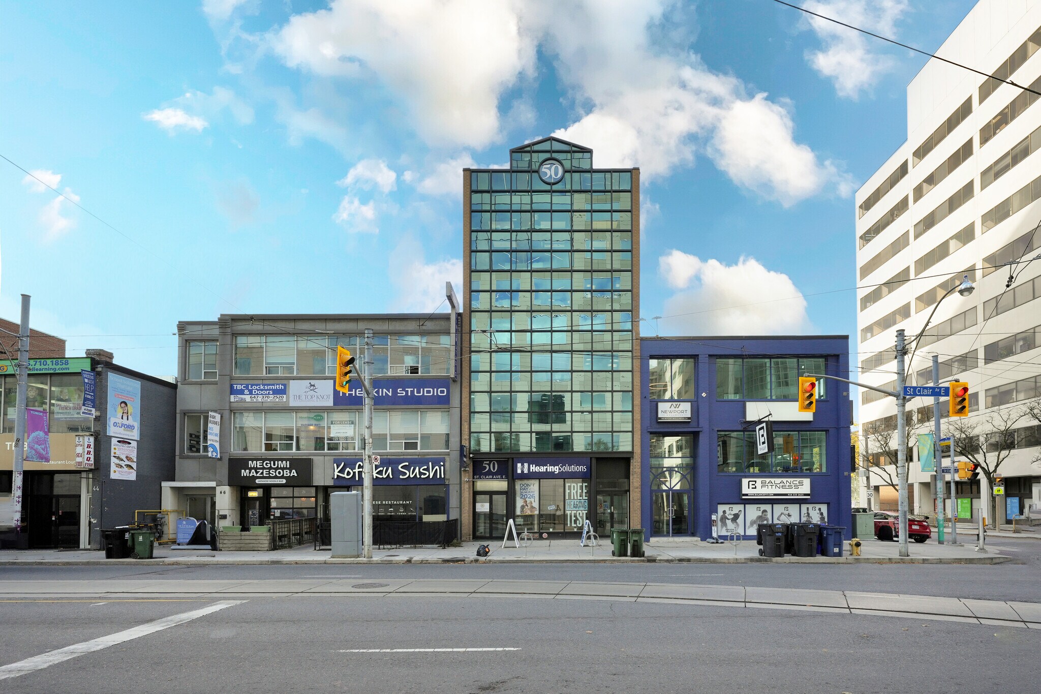 50 St Clair Ave E, Toronto, ON à louer Photo du bâtiment- Image 1 de 4