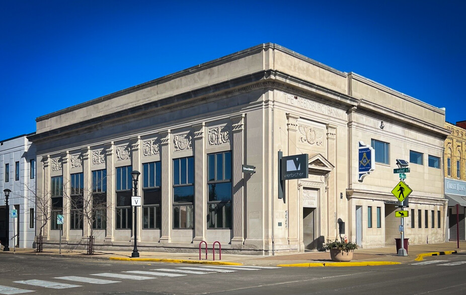 201 E Main St, Reedsburg, WI for sale - Building Photo - Image 1 of 7