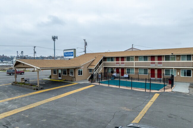 Plus de détails pour 408 Yakima Valley Hwy, Sunnyside, WA - Services hôteliers à vendre