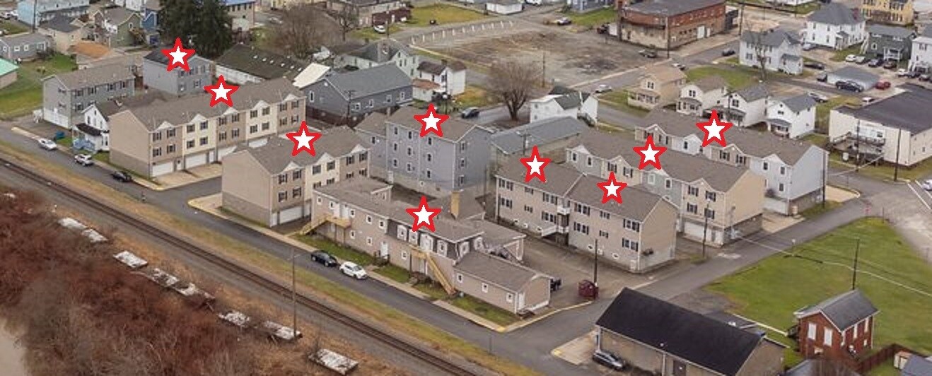 82 Unit Townhome/Apartment Portfolio portefeuille de 11 propriétés à vendre sur LoopNet.ca Photo du bâtiment- Image 1 de 65