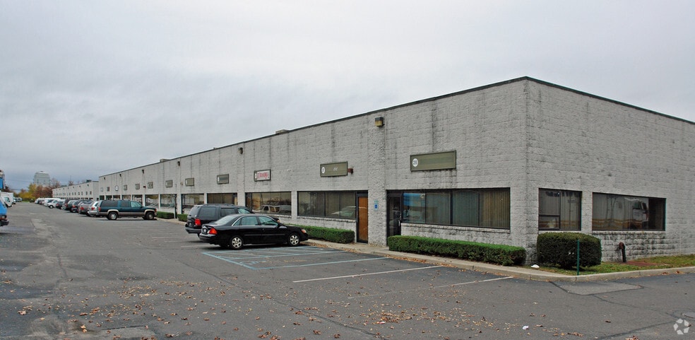 2231 Fifth Ave, Ronkonkoma, NY for lease - Building Photo - Image 1 of 14