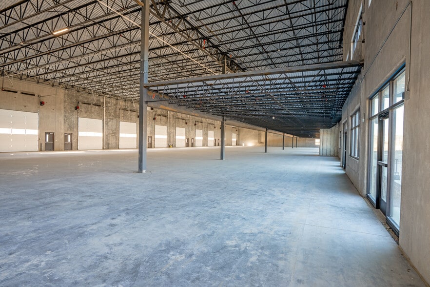 4544 Endeavor Dr, Johnstown, CO for sale - Interior Photo - Image 3 of 5