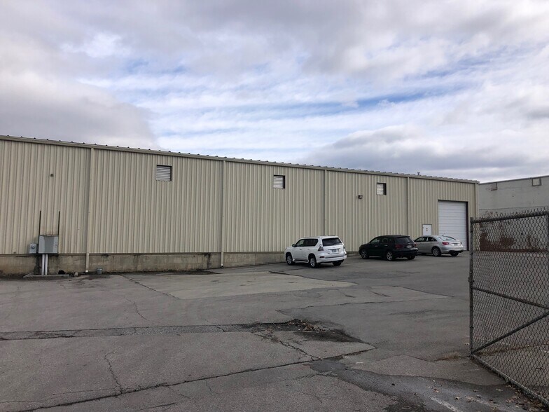 3625 Aerial Way Dr SW, Roanoke, VA à vendre - Photo du bâtiment - Image 3 de 5