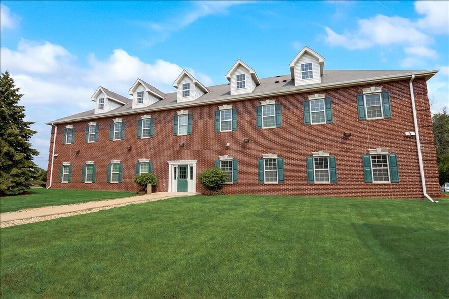 7270 S 13th St, Oak Creek, WI for lease - Building Photo - Image 3 of 7