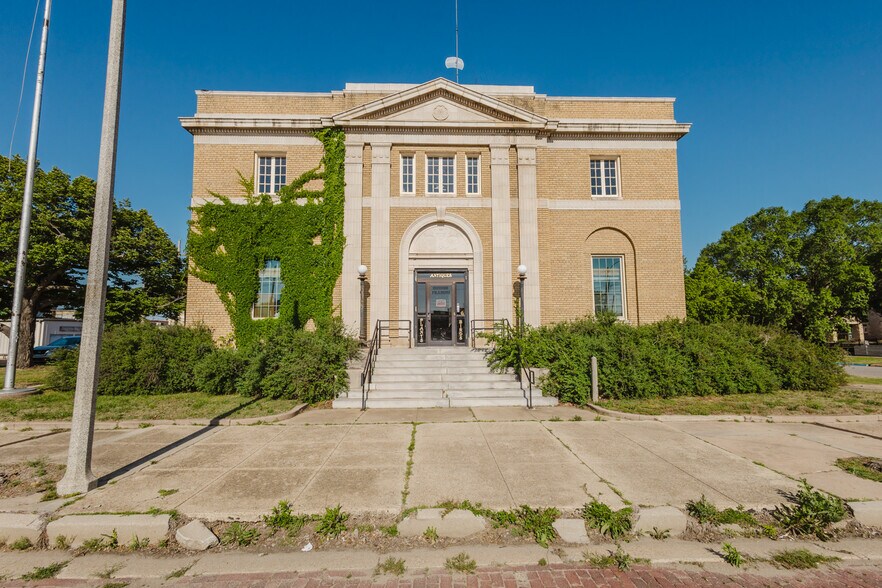 920 Millington St, Winfield, KS à vendre - Photo du bâtiment - Image 3 de 191