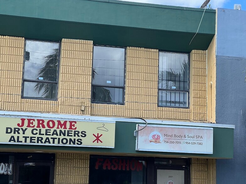 2001 N Dixie Hwy, Pompano Beach, FL à louer - Photo du bâtiment - Image 2 de 23