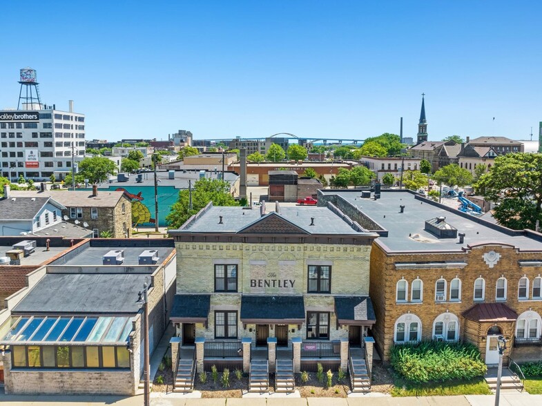 518,520 S 6th St, Milwaukee, WI for sale - Primary Photo - Image 1 of 29