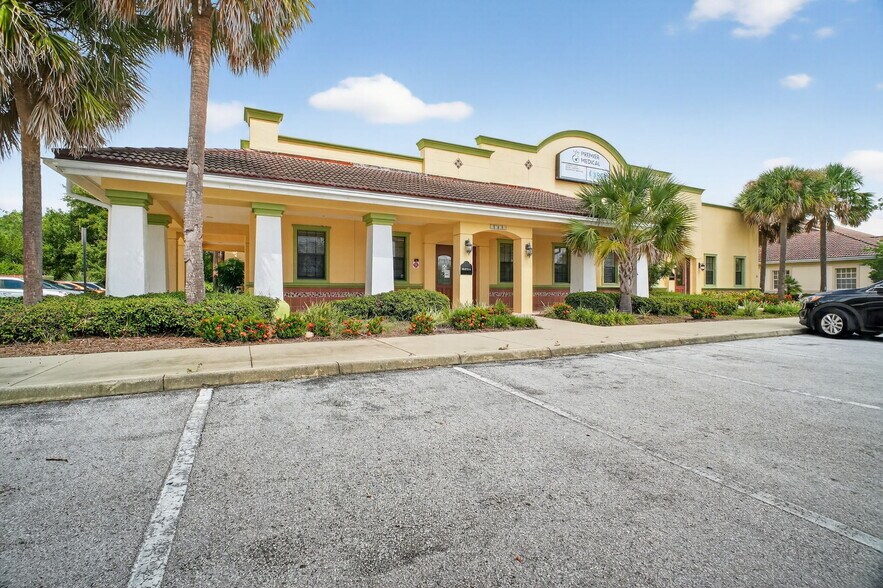 1511 Buenos Aires Blvd, Lady Lake, FL à louer - Photo du bâtiment - Image 2 de 37