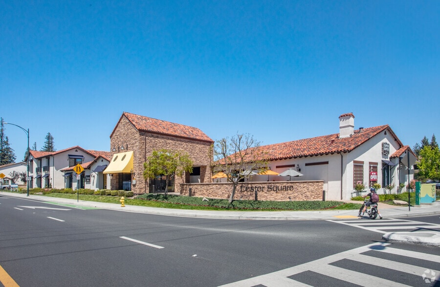 681 Blossom Hill Rd, Los Gatos, CA for lease - Primary Photo - Image 1 of 5