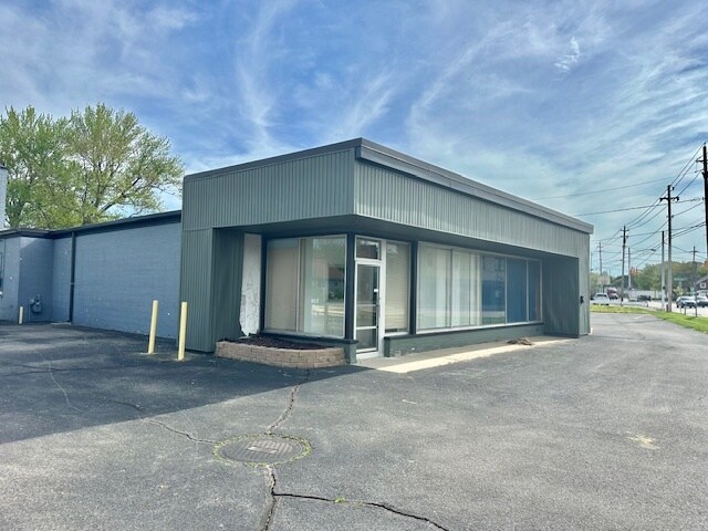 38459 Lake Shore Blvd, Willoughby, OH à vendre Photo principale- Image 1 de 1